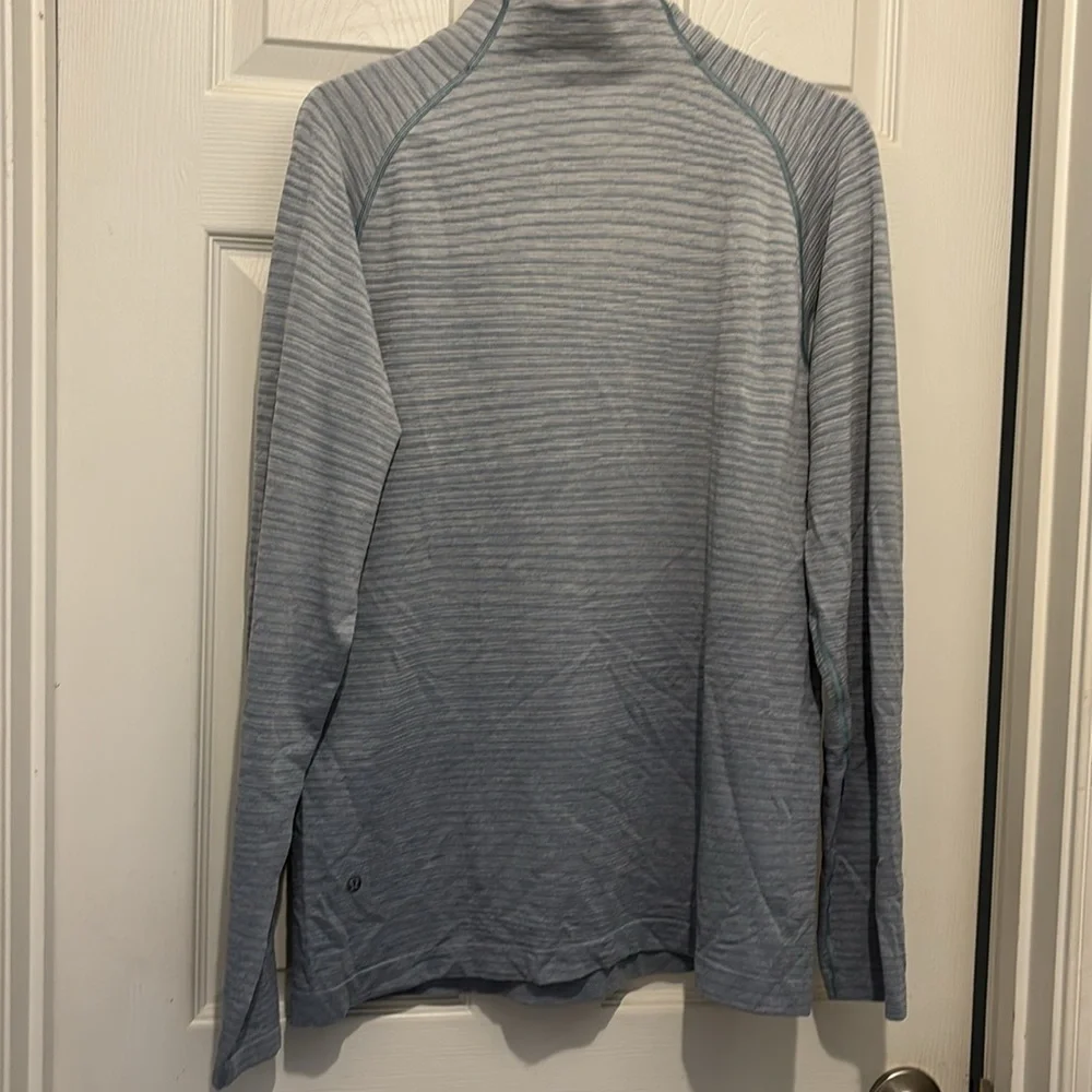 Lululemon men’s 1/4 zip - Picture 3 of 6